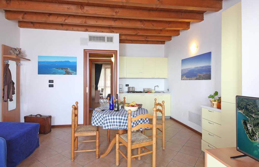 Residence Borgo Dei Limoni - Appartamenti Con Garage Gargnano Extérieur photo