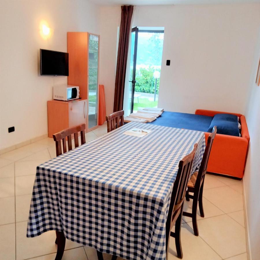 Residence Borgo Dei Limoni - Appartamenti Con Garage Gargnano Extérieur photo
