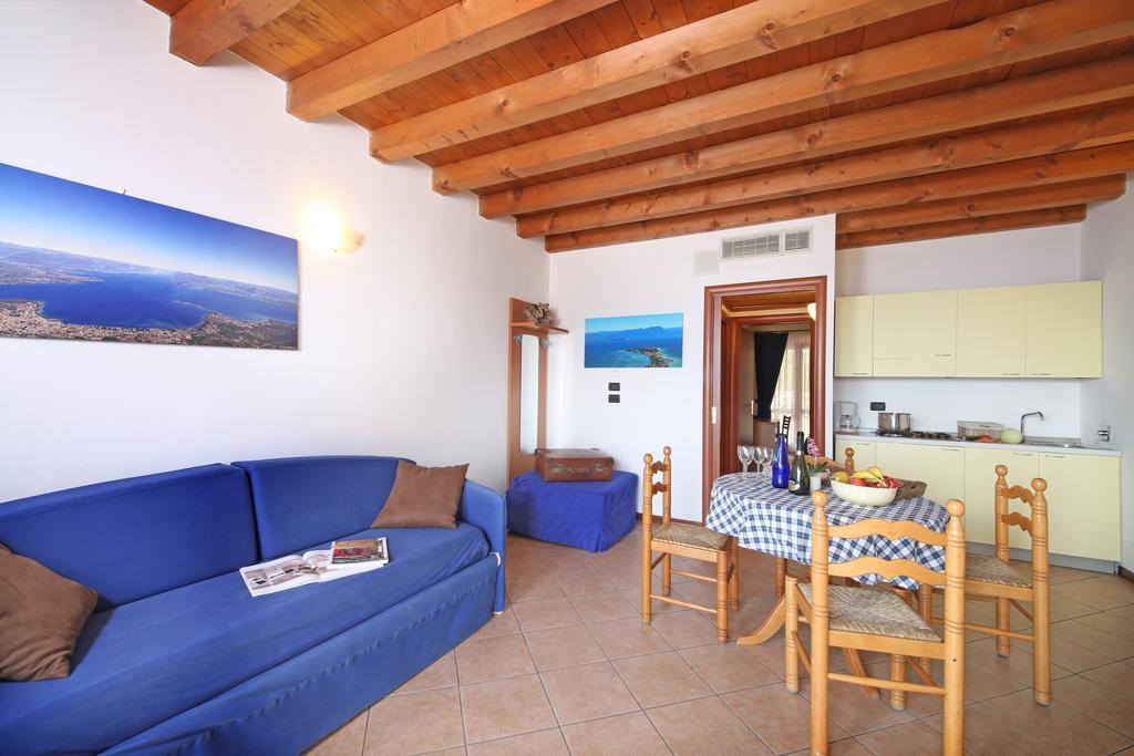 Residence Borgo Dei Limoni - Appartamenti Con Garage Gargnano Extérieur photo