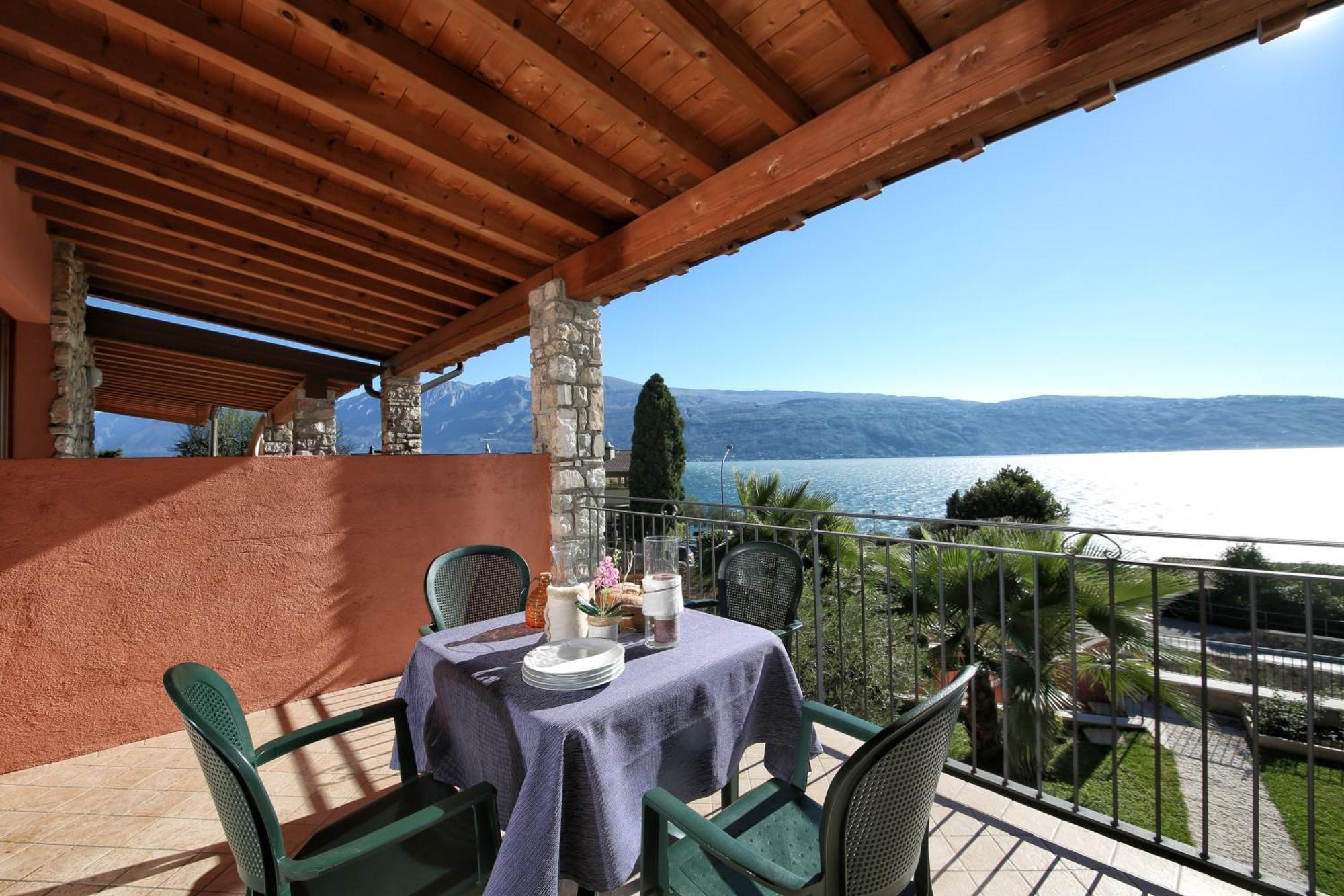 Residence Borgo Dei Limoni - Appartamenti Con Garage Gargnano Extérieur photo