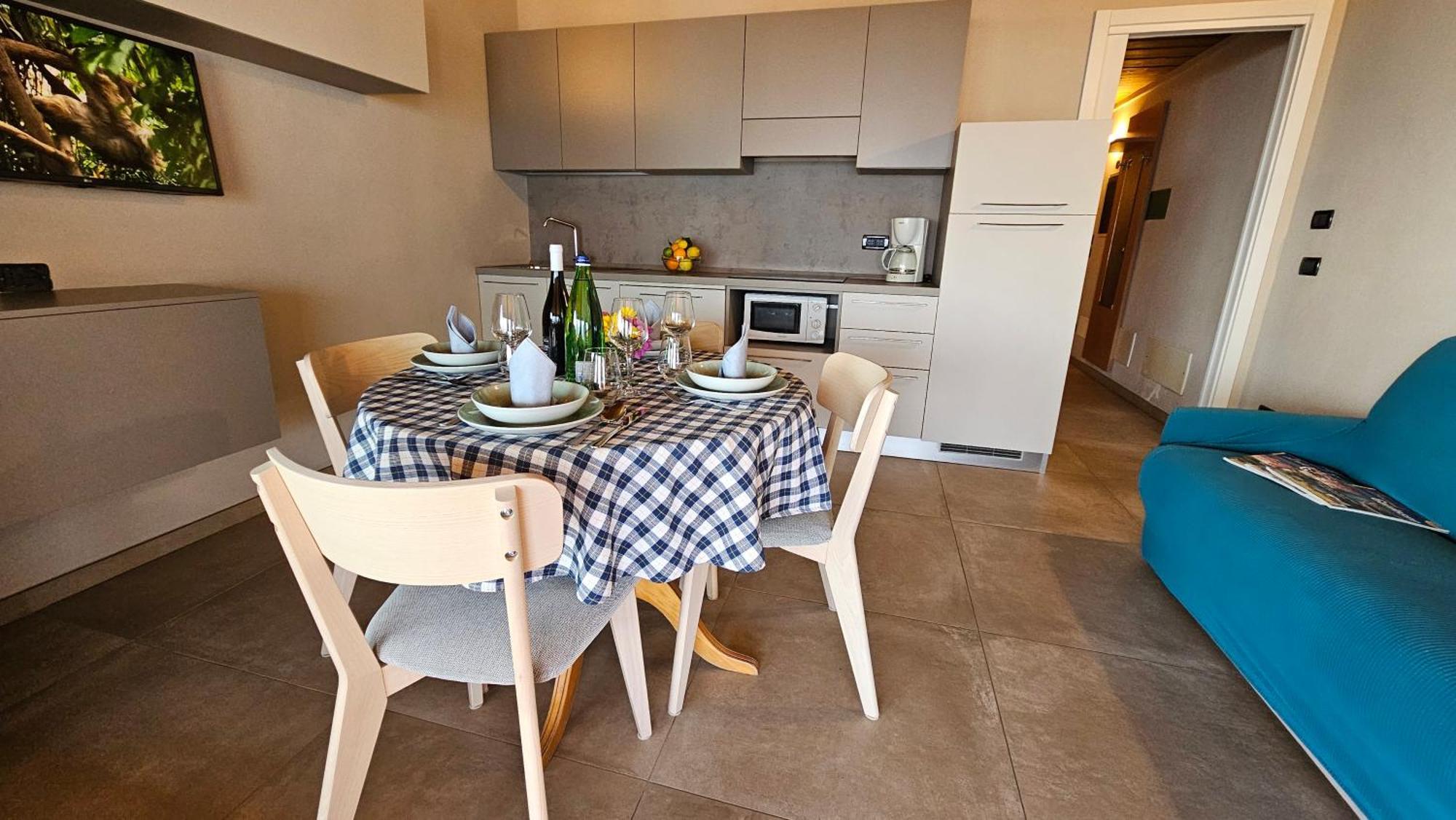Residence Borgo Dei Limoni - Appartamenti Con Garage Gargnano Extérieur photo