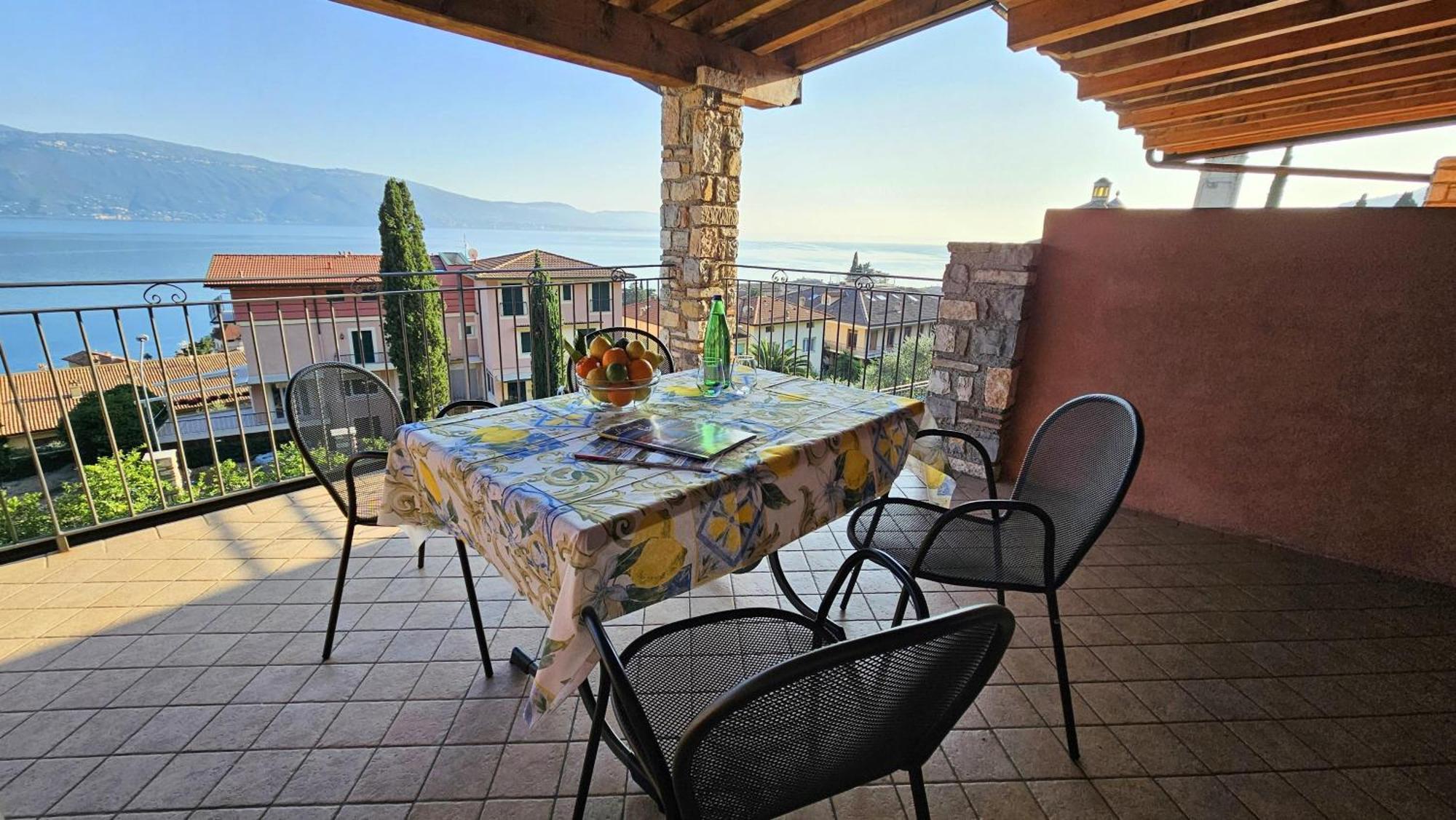 Residence Borgo Dei Limoni - Appartamenti Con Garage Gargnano Extérieur photo
