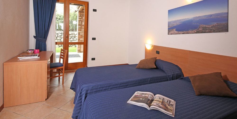 Residence Borgo Dei Limoni - Appartamenti Con Garage Gargnano Extérieur photo