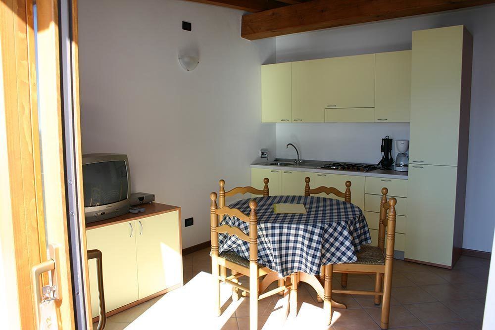 Residence Borgo Dei Limoni - Appartamenti Con Garage Gargnano Extérieur photo